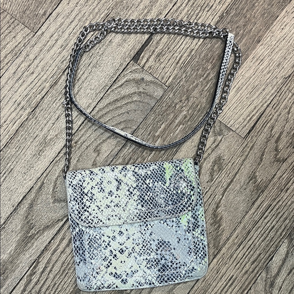 Banana Republic Snake Print Crossbody Bag with Chain Strap - Picture 1 of 3